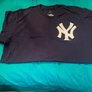 Men’s xl Yankees t shirt majestic brand  judge